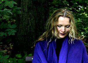 Cora Chilcott, Schauspielerin, mit ihrem Programm »Erlkönigs Töchter«