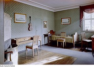 Schillers Arbeits- und Sterbezimmer in seinem Wohnhaus fotographiert von Richard Peter (1895-1977) um das Jahr 1963 aufgenommen.